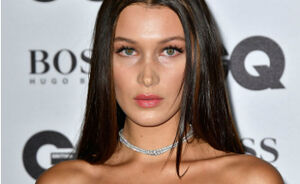Bella Hadid straalt in de nieuwste make-up campagne van Dior