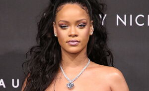 Rihanna lanceert nieuwe buitenaardse make-upcollectie 
