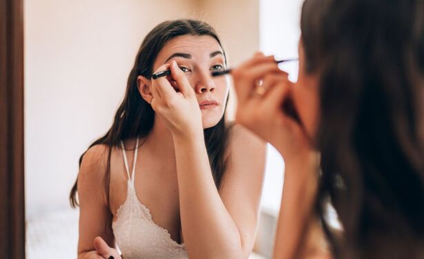 Wat is de ‘pre-shower’ make-up trend?