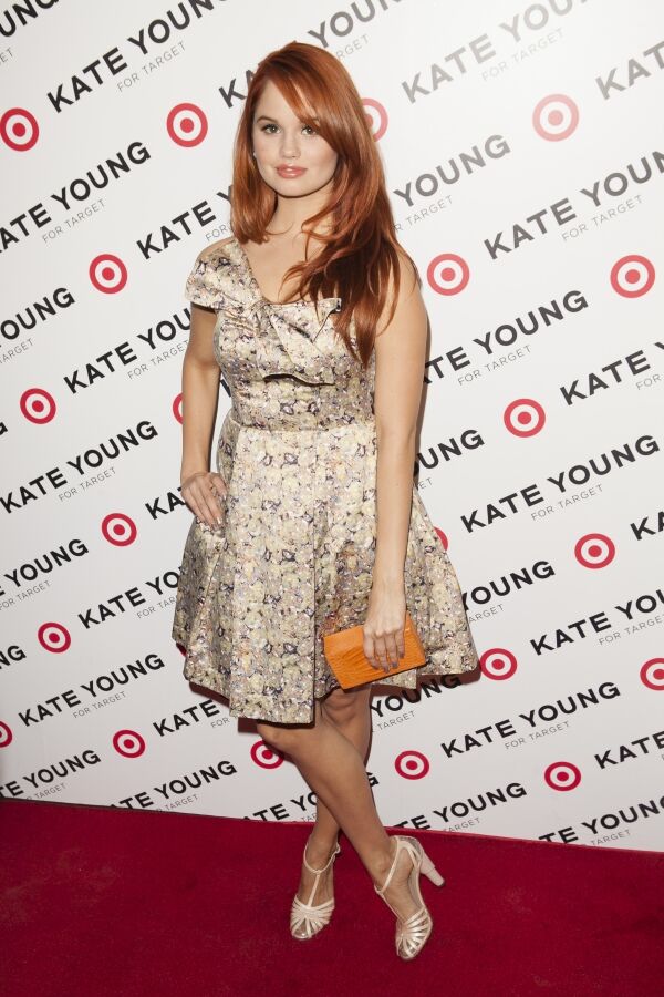 celebstyle Debby Ryan stijlicoon outfit look red carpet Target actrice