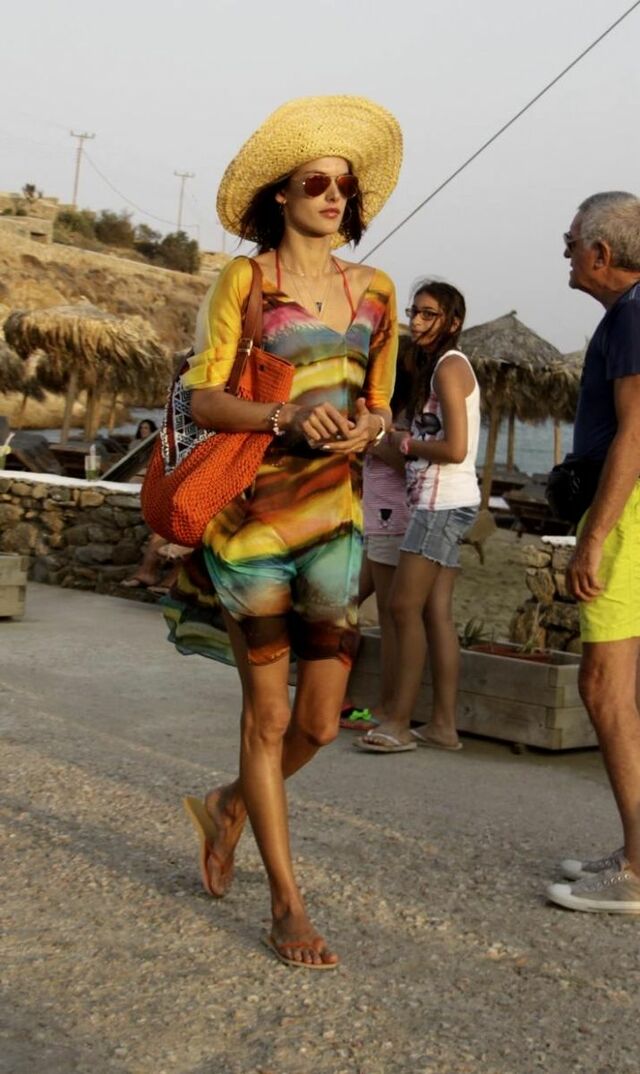 Alessandra Ambrosio in Griekenland