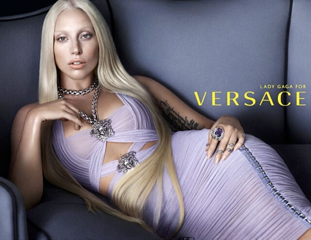 Eerste beeld: Lady Gaga for Versace
