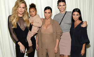 Zo verdienen de Kardashians en Jenners aan de mode en beauty industrie