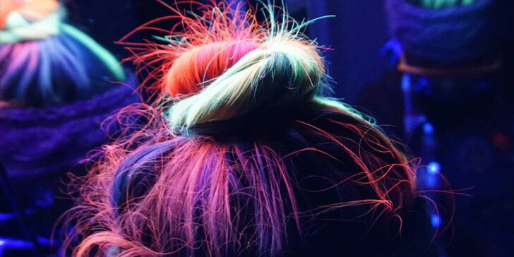 Glow In The Dark Hair: 2016s party proof haar trend