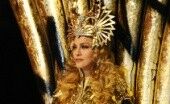 Madonna in Givenchy op Super Bowl 