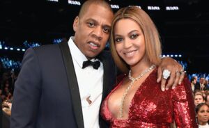 Beyoncé dubuteert haar prachtige baby bumb tijdens de Grammy Awards