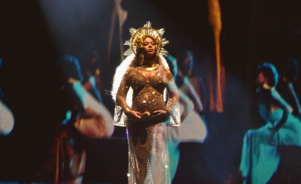 Beyonce showt haar baby bump in prachtige nieuwe Instagram kiekjes