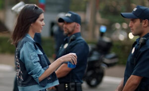 UPDATE: Kendall Jenner is gebroken na alle commotie rond Pepsi commercial