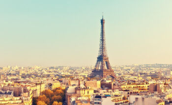Boek nu een ticket naar Parijs, want je kunt met een zipline van de Eiffeltoren