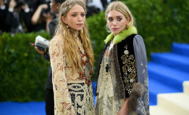 Heb je Mary-Kate en Ashley Olsen als bruidsmeisje? Dan kun je ze in deze outfit verwachten