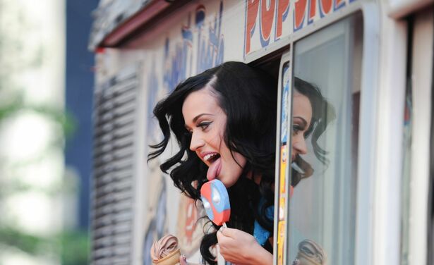 9 x celebrities die aan het genieten zijn van een ijsje