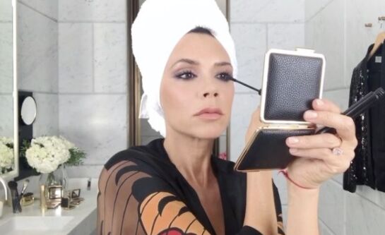 Victoria Beckham laat ons zien hoe je de perfecte red carpet ready eye make-uplook maakt