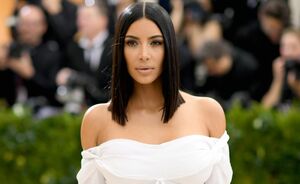Make-upvlek op je kleding? Kim Kardashian weet raad
