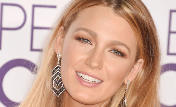 Blake Lively oogverblindend tijdens People's Choice Awards