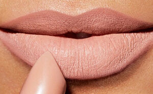 Dit is de juiste nude lipstick voor jouw huidtint
