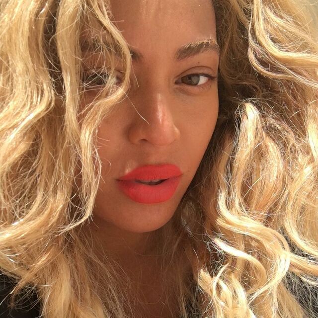 beyonce blurred lips trend fall 2017
