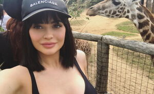 Kylie Jenner fans willen zo graag dat ze zwanger is, dat ze haar buik een make-over geven