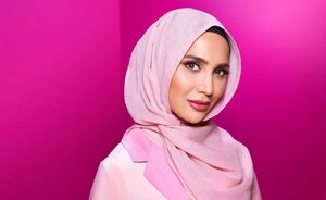 Deze vlogger met hijab is het nieuwe gezicht van L'Oréal's haarlijn Elvive
