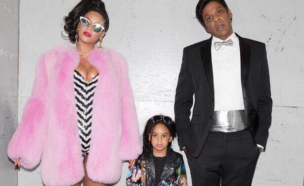 Blue Ivy sommeert mama Beyoncé en papa Jay-Z om niet te klappen tijdens de Grammy's