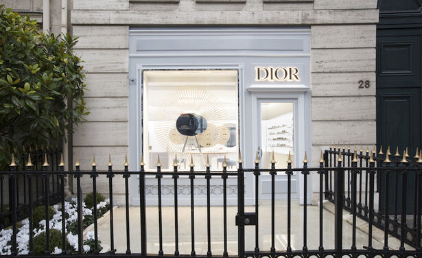 Dior opent een eigen brillenwinkel en het is zoveel meer dan een 'normale' brillenwinkel
