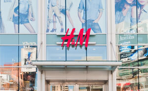 H&M heeft voor miljarden aan onverkochte kleding liggen