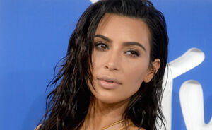 Dit is Kim Kardashian's favoriete mascara en het kost maar een prikkie