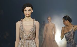 Dior toont SS2019 collectie die in het teken staat van dans onder toeziend oog van Blake Lively en heel wat Instagirls