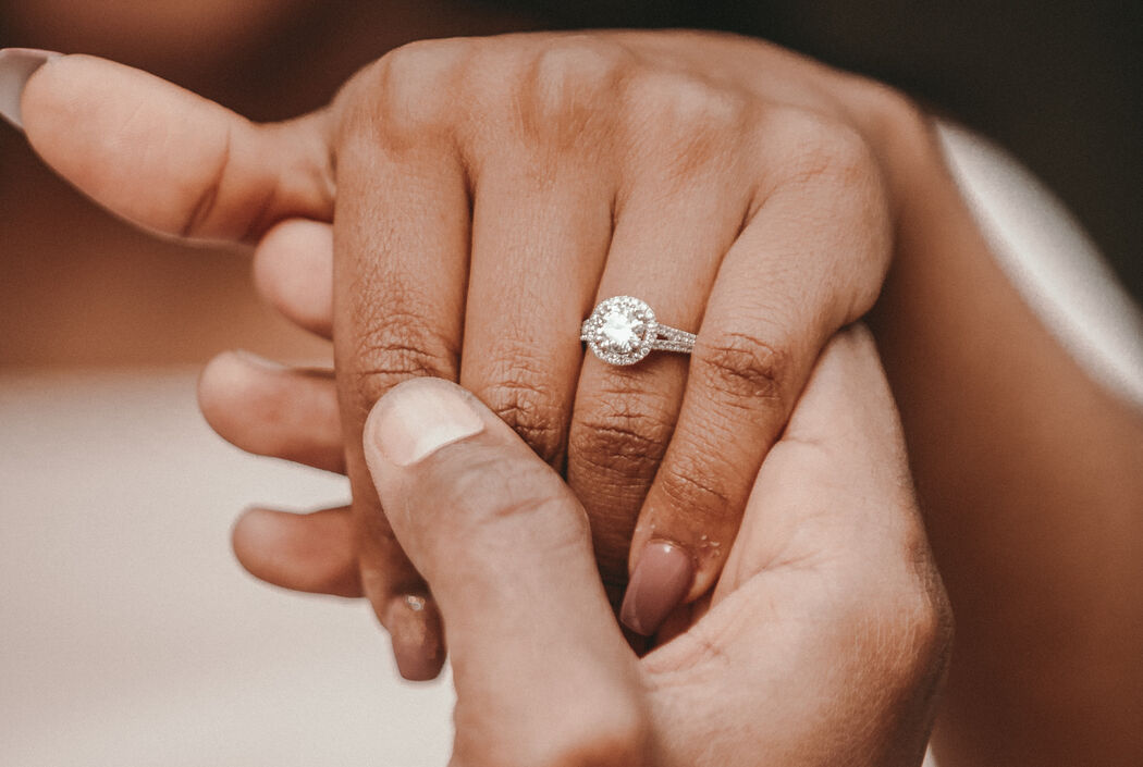 4 leuke en originele manieren om je verloving te delen met anderen