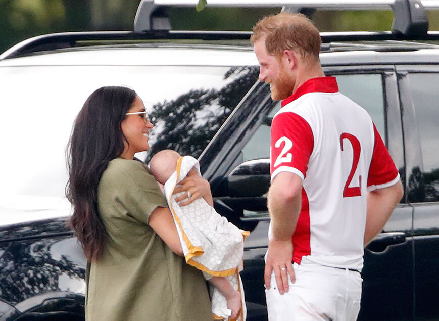 Meghan Markle neemt baby Archie mee naar polowedstrijd van Harry