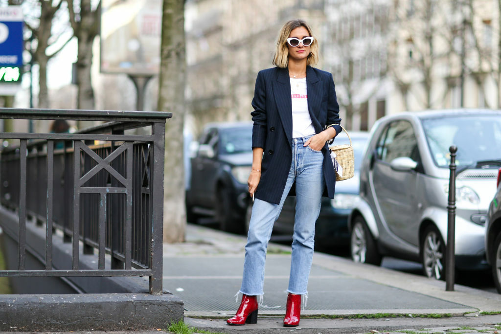 Op deze 4 manieren stylen Françaises hun favoriete jeans