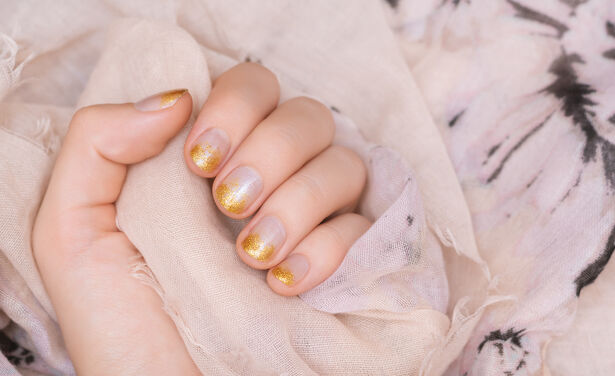 Dit zijn de allermooiste gouden nagellakjes die er te krijgen zijn