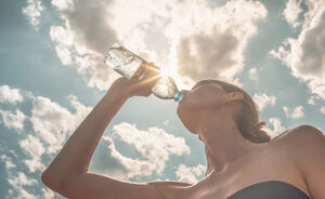 Waarom genoeg water drinken o zó belangrijk is
