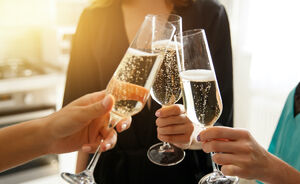 10 goede redenen om deze week nog champagne te drinken