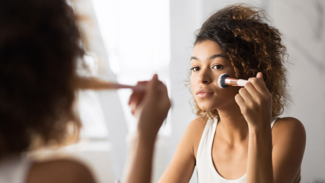 Deze make-up hack voor een optische facelift gaat viral op TikTok
