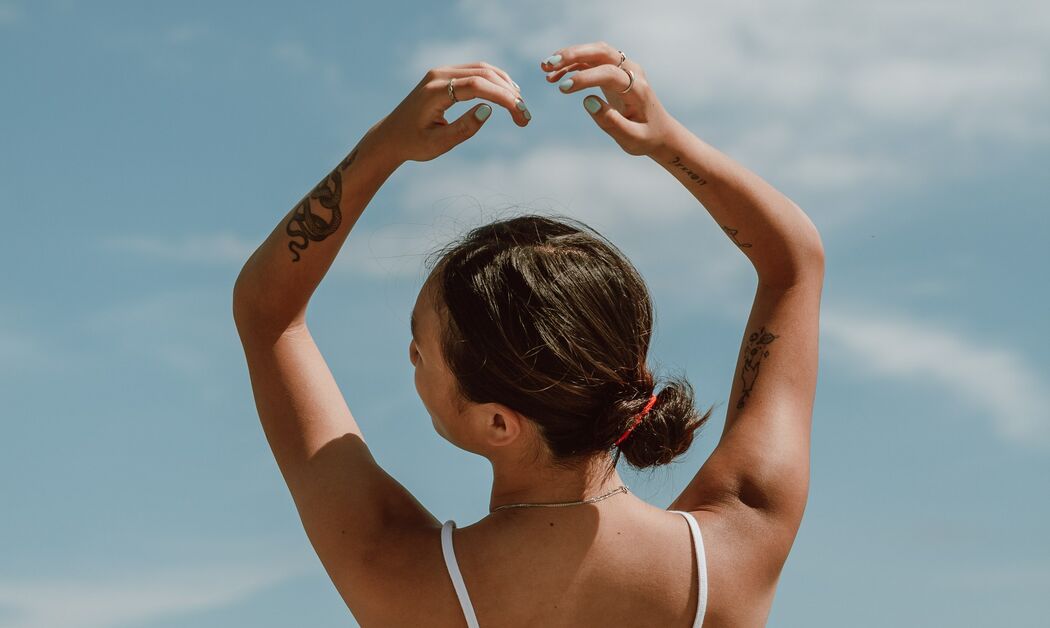 Benieuwd of jij je tattoos moet beschermen tegen de zon? Wij zochten het uit!
