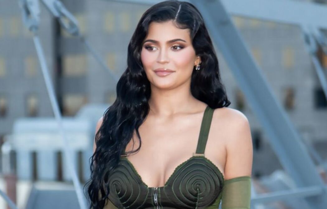Kylie Jenner onthult nu ook tweede naam pasgeboren zoon