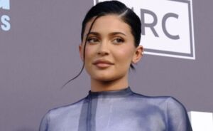 Kylie Jenner heeft "enorme pijn" sinds bevalling van haar tweede kindje