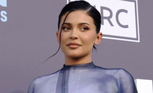 Kylie Jenner heeft "enorme pijn" sinds bevalling van haar tweede kindje