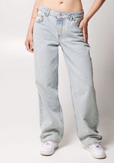 outfit trends parijs baggy jeans