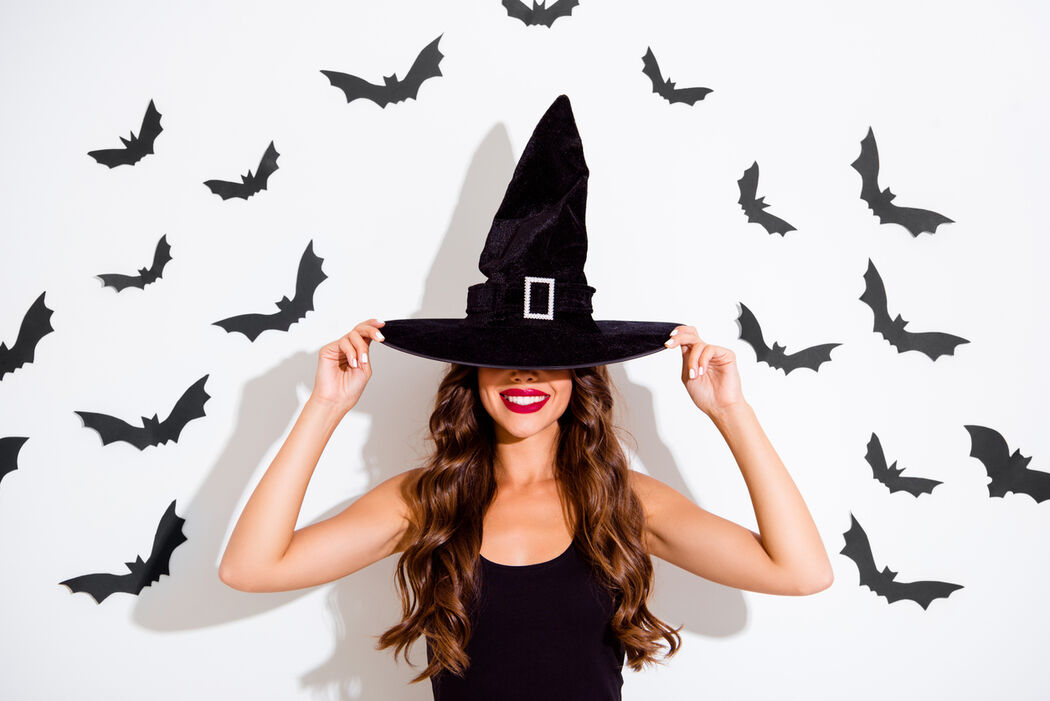 Bat wing eyeliner voor Halloween: zo doe je dat