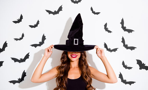 Bat wing eyeliner voor Halloween: zo doe je dat