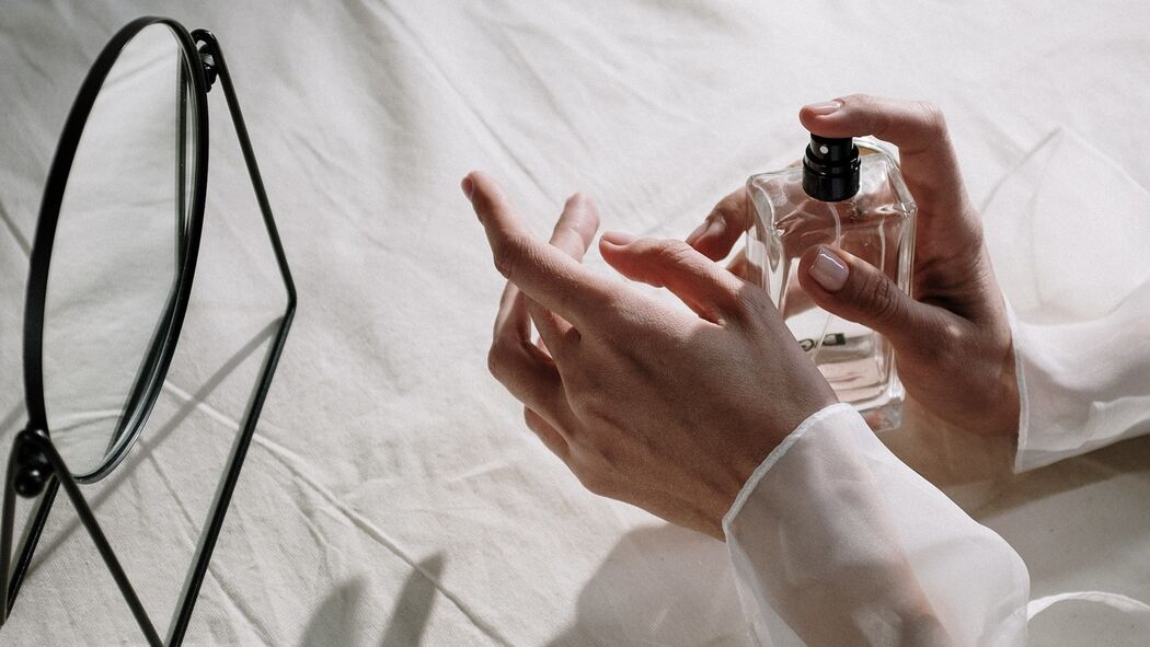 Lifehack: zo blijft de geur van je parfum langer hangen