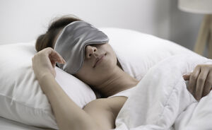 Dit zijn de voordelen van slapen met een oogmasker