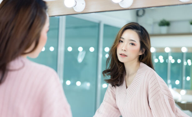Glass skin make-up: de nieuwste make-up trend die viraal gaat op TikTok