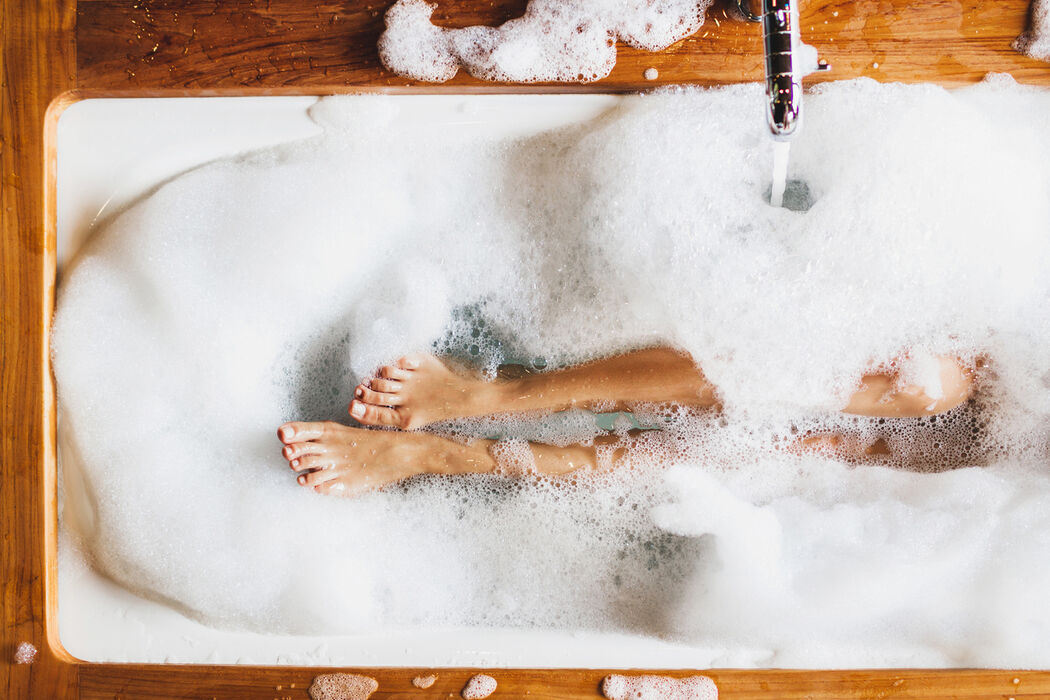 Douchen vs in bad gaan: is er echt een verschil?