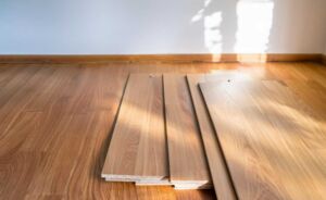 Strakke lijnen en slimme keuzes: zo veranderen plinten het interieur