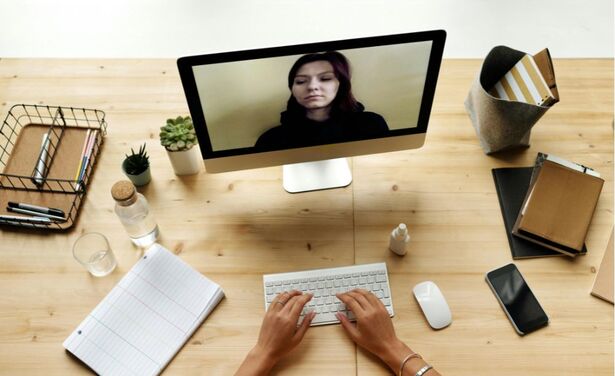 Omg! Zorgen videocalls en selfies voor een vermoeid gezicht?