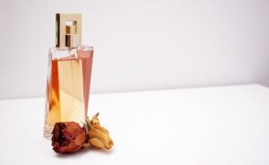 Zo stel je je eigen parfum samen