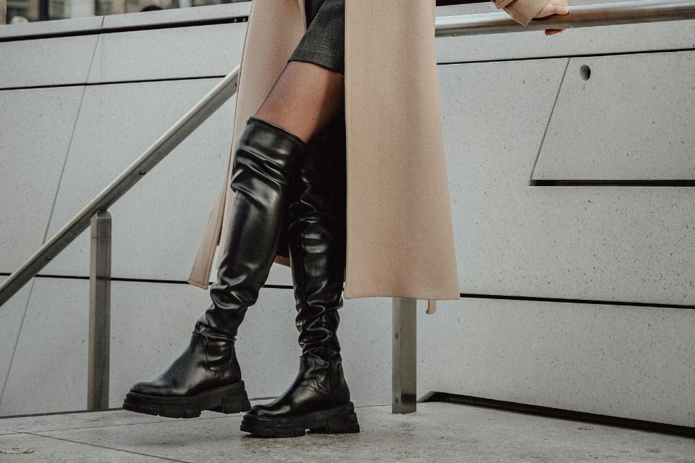 Dit zijn 5 manieren om hoge laarzen te stylen voor de herfst