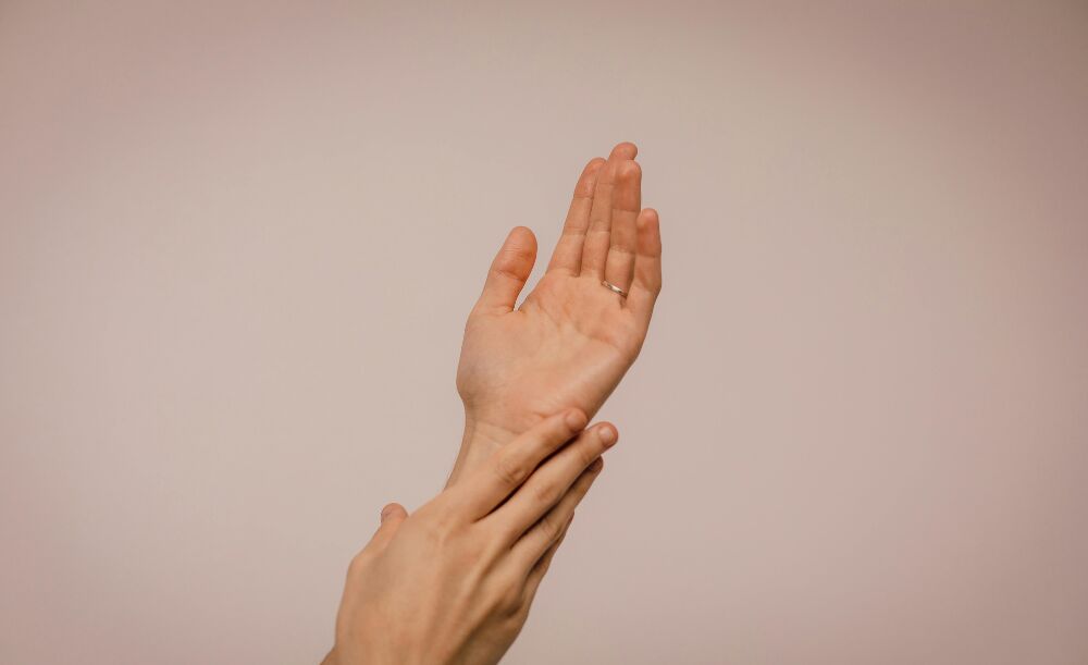 Droge handen door het koude weer? Dit zijn de beste handcrèmes